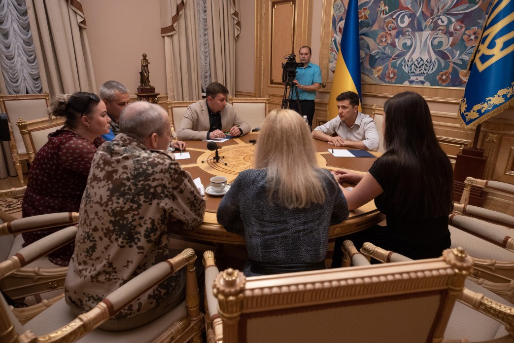 В Зеленського уточнили заяви про референдум щодо Донбасу та роль Медведчука