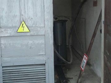 На Стрийщині молодого чоловіка вбило струмом: просять допомогти встановити особу