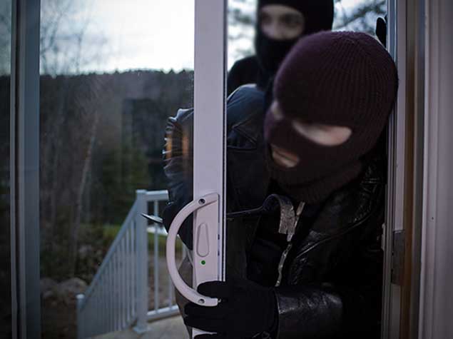 Як два чоловіки хотіли будинок пограбувати