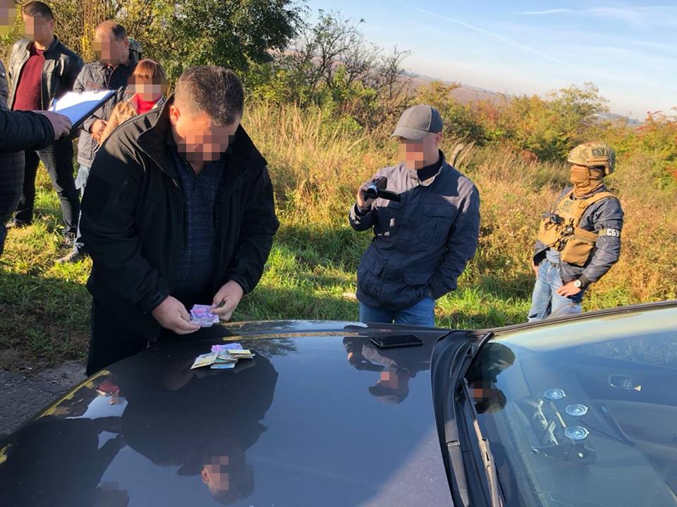 СБУ затримала митника на хабарі