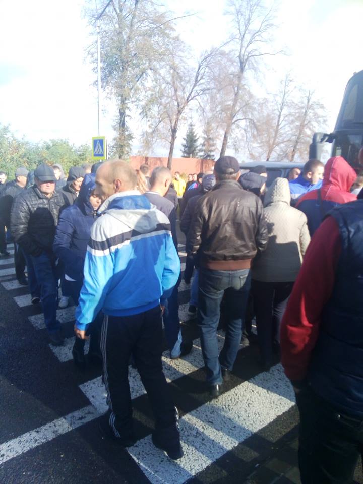 Трасу Львів-Шегині досі блокують мітингувальники
