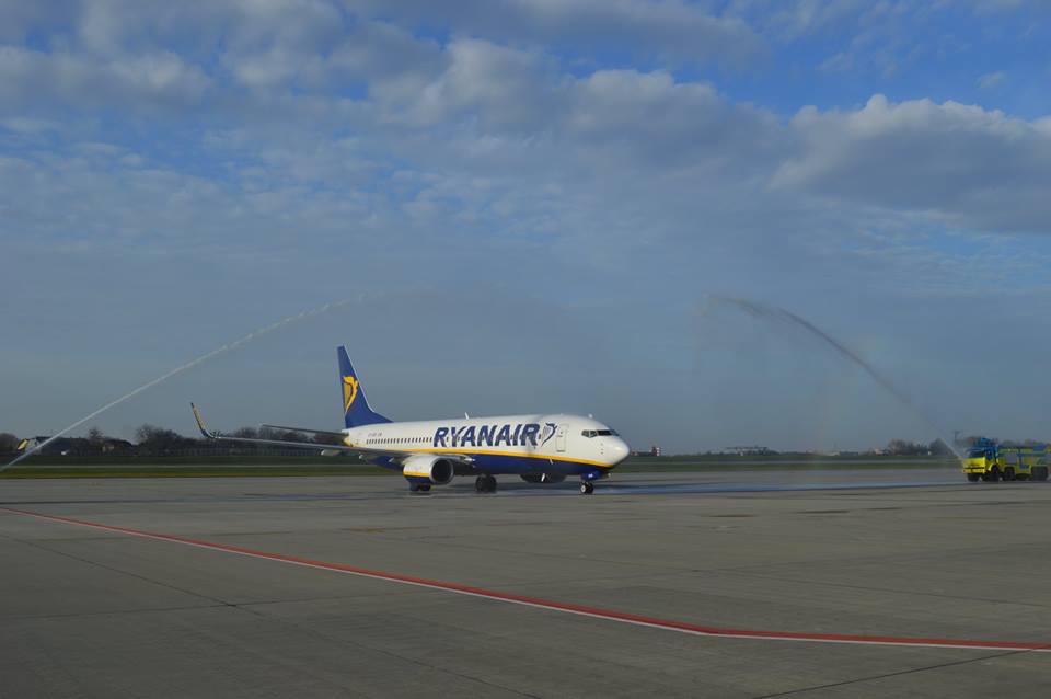 Зі Львова вилетів перший літак Ryanair (фото)