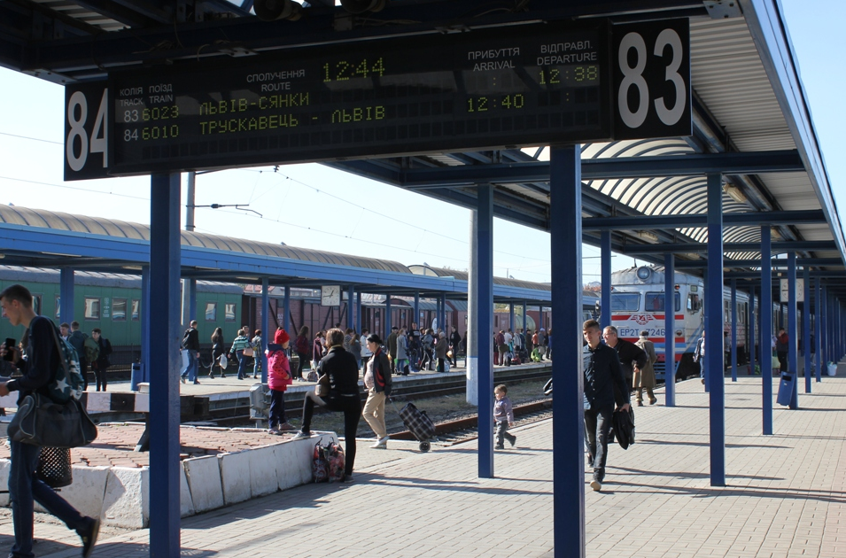 Які поїзди змінюють розклад через перехід на зимовий час