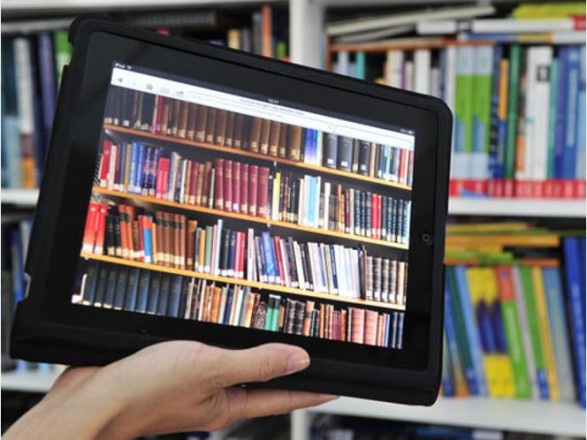 Школярі незабаром матимуть е-підручники