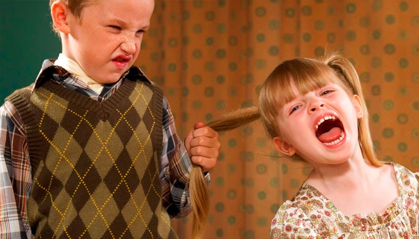 У львівському ліцеї батьки не впускають дітей на уроки