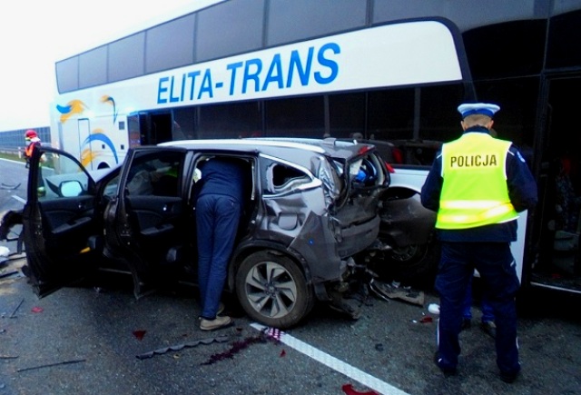 На польській трасі у ДТП потрапив львівський автобус