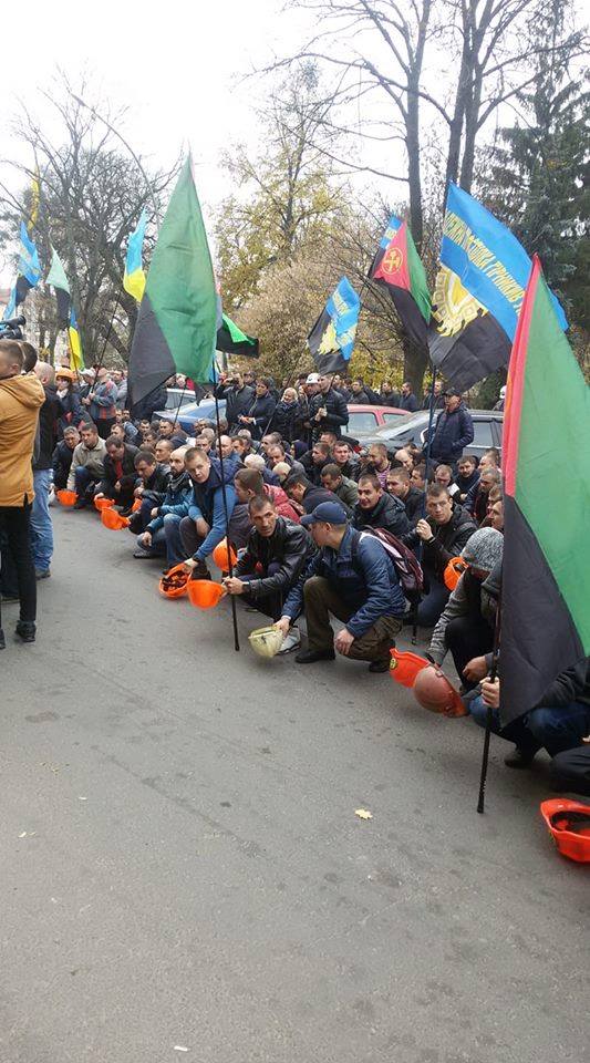 Шахтарі “Львіввугілля” протестують у Львові