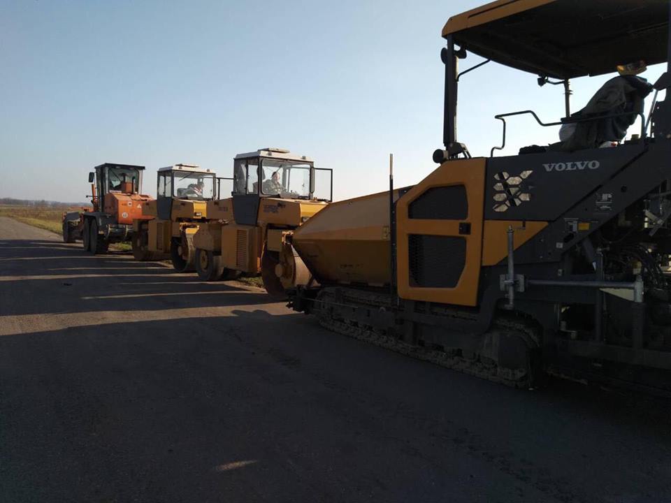 Трасу Радехів-Луцьк ремонтують (фото)