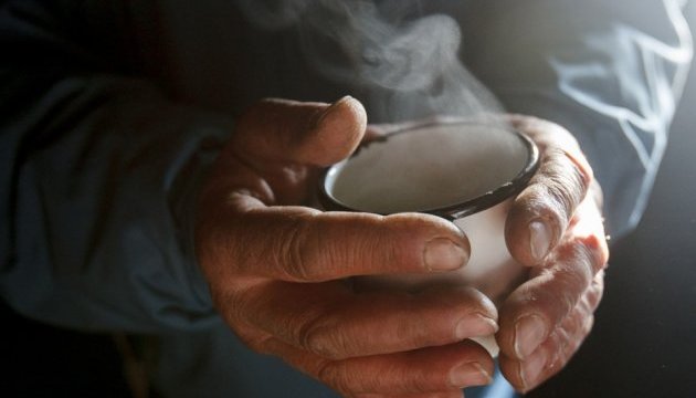 Львів’ян просять приносити теплий одяг для бездомних