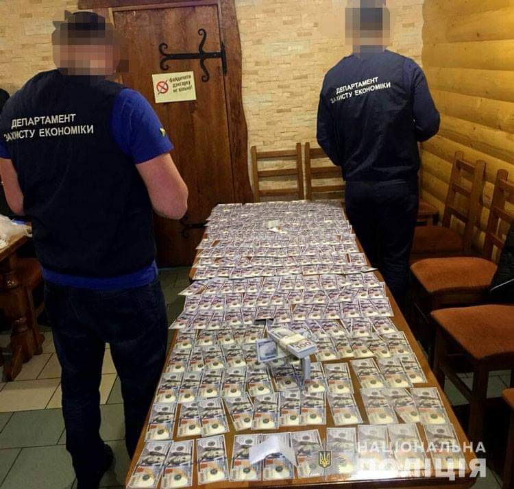 За 25 тисяч доларів хабаря – 25 тисяч гривень штрафу