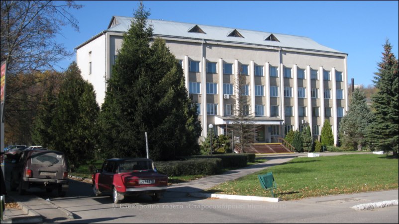 Старосамбірські депутати кличуть до себе Синютку та Ганущина