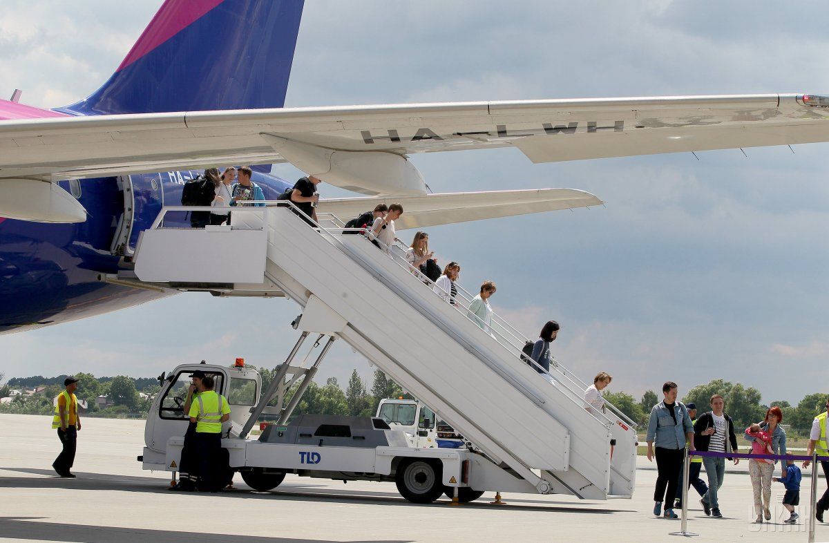 Аеропорт у Львові пильнуватиме патруль з кінологами