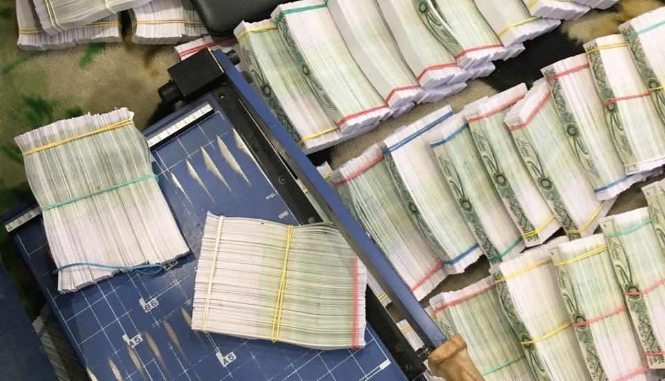 Львів’янка виготовляла акцизні марки вдома