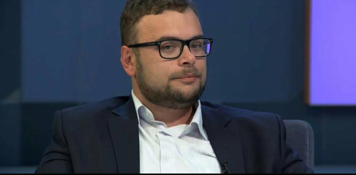 Експерт детально розповів, як розмитнити авто