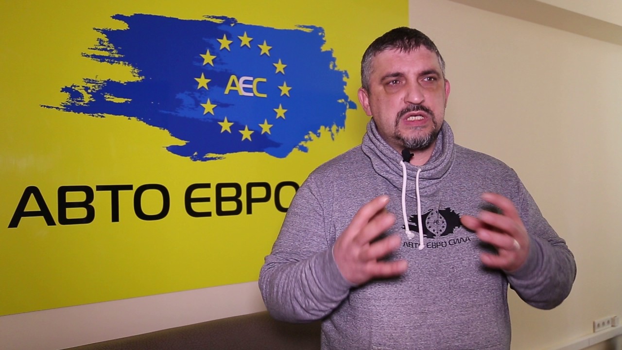 Лідер АвтоЄвроСили спалив свій Range Rover (відео)