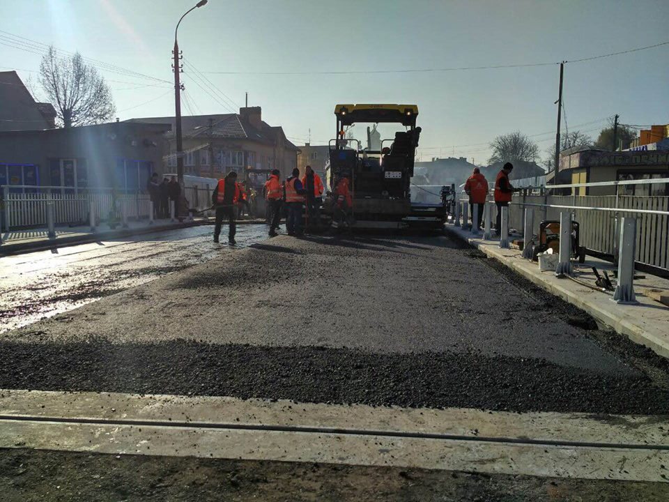 У Городку завершують ремонт моста