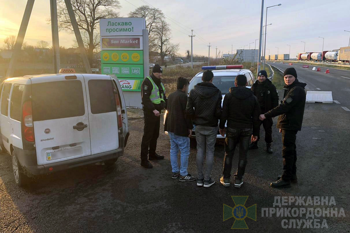 Правоохоронці затримали нелегалів з Афганістану