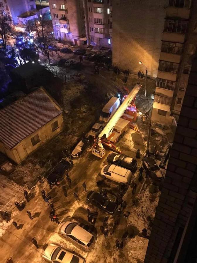 Пожежа у Львові: горілий ліфт заблокував 30 людей