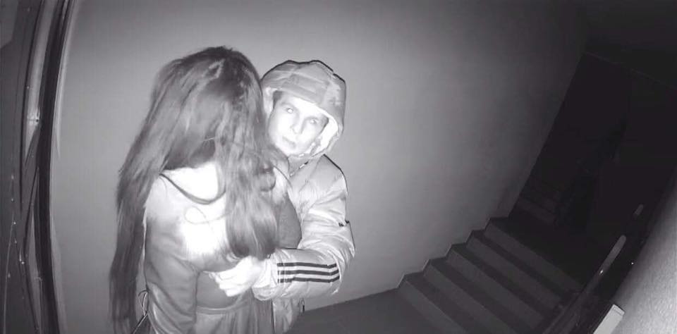 У Львові шукають молодика, який нападає на жінок