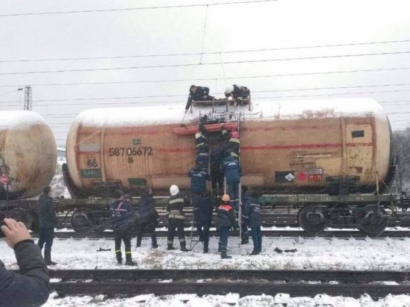 Хотіли селфі, а отримали ураження електричним струмом