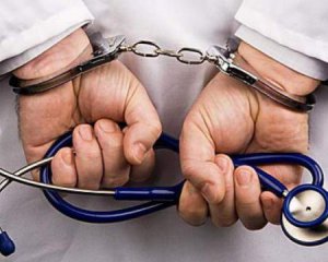 Жидачівським лікарям вручили підозру за смерть дитини