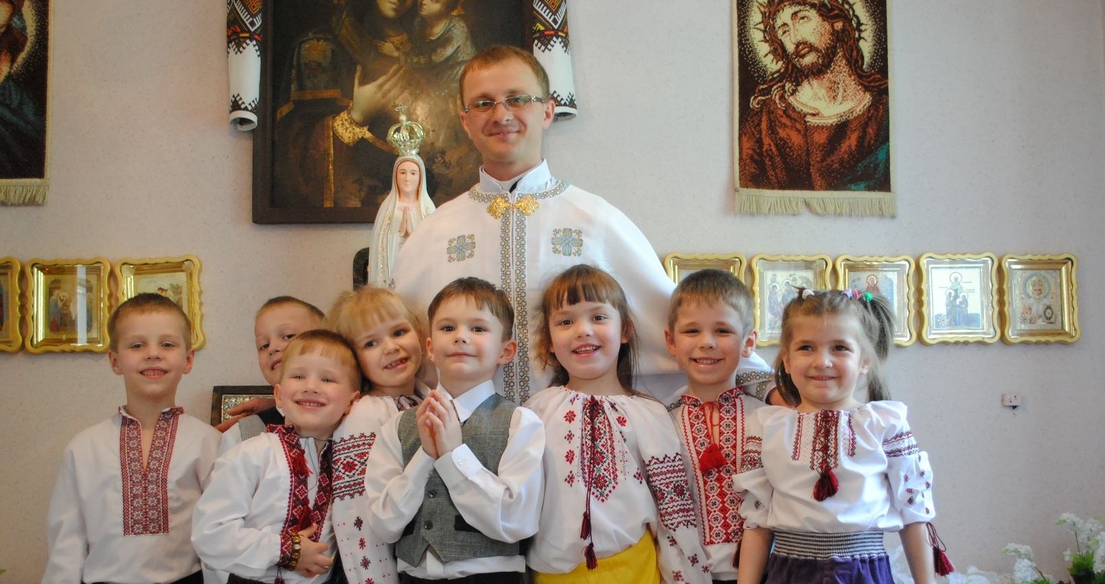 Депутати облради продають приміщення, яке дуже потрібне сиротам