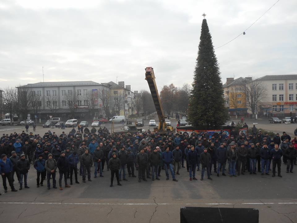 78 гірників залишаються під землею