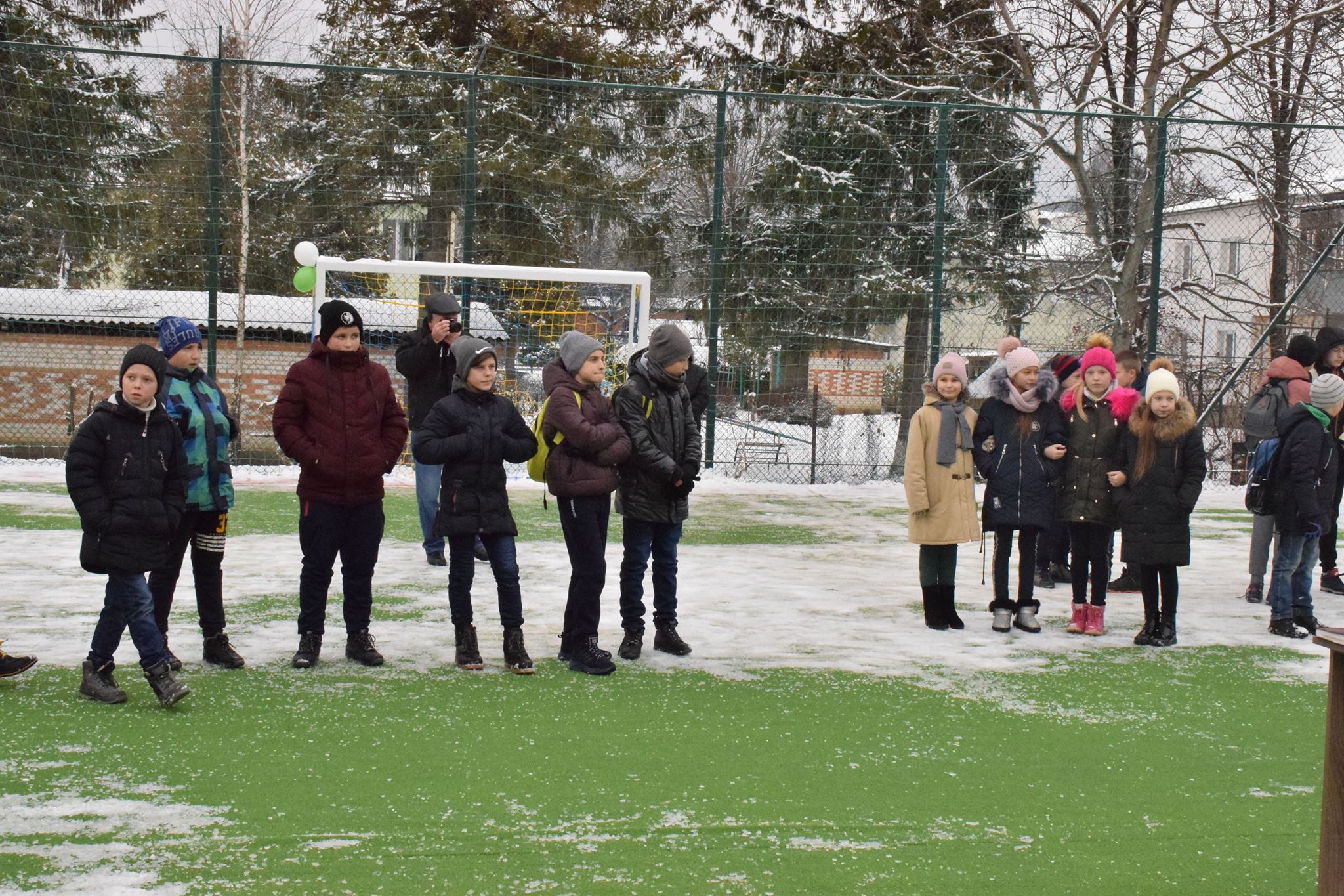 У Старому Самборі відкрили сучасний спортивний майданчик
