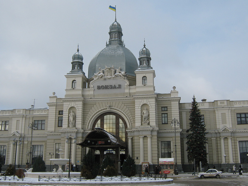 Вночі анонім повідомив про замінування Головного вокзалу Львова