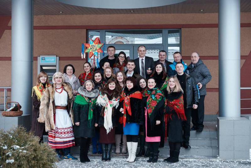 Колектив із Жовківщини колядує у прифронтових містах Донеччини