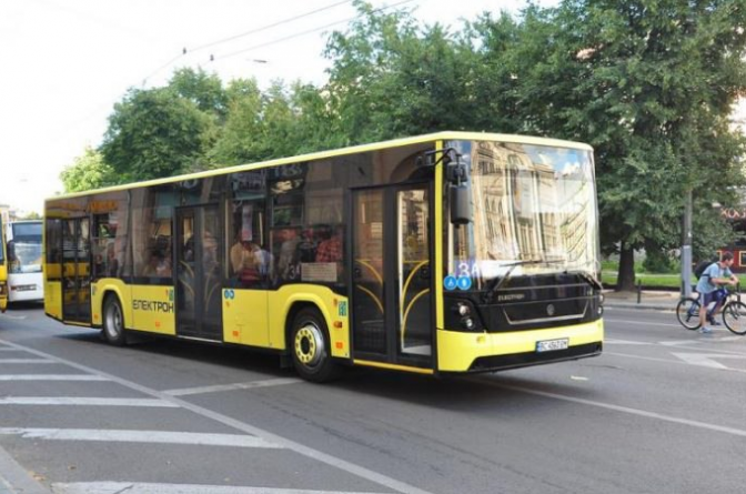 Львівський водій відібрав учнівське посвідчення у школяра