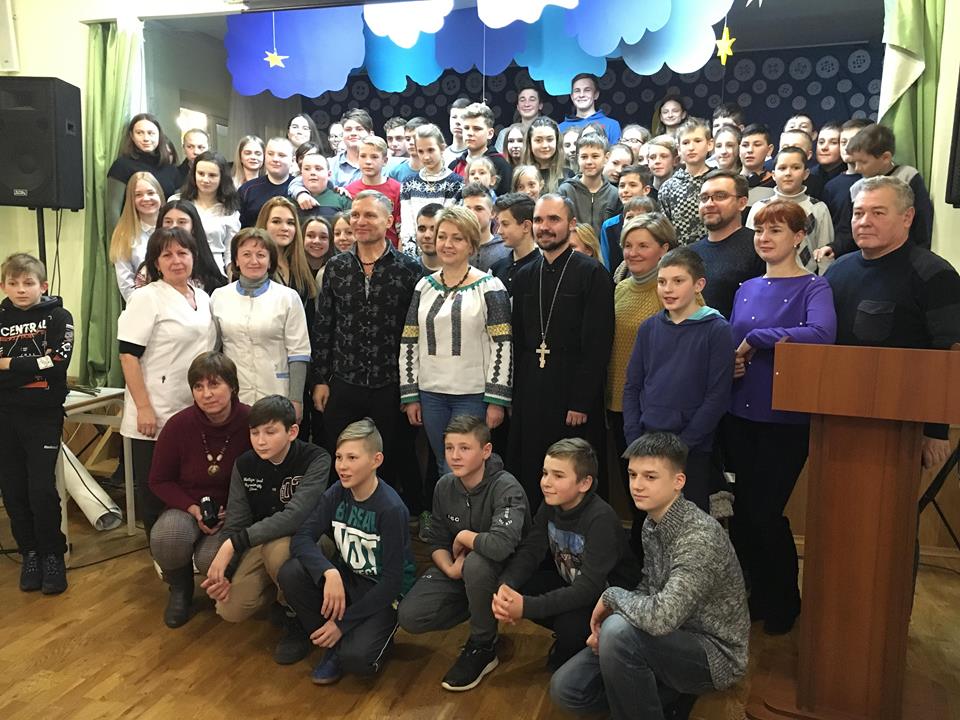 Олег Скрипка відвідав школу у Винниках