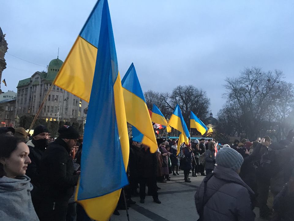 У Львові біля пам`ятника Шевченку відзначили День Соборності України