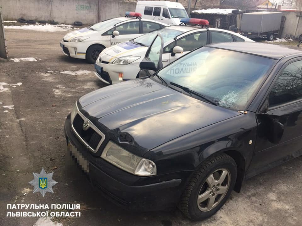 На Жовківщині водій збив маму з дитиною та поїхав додому