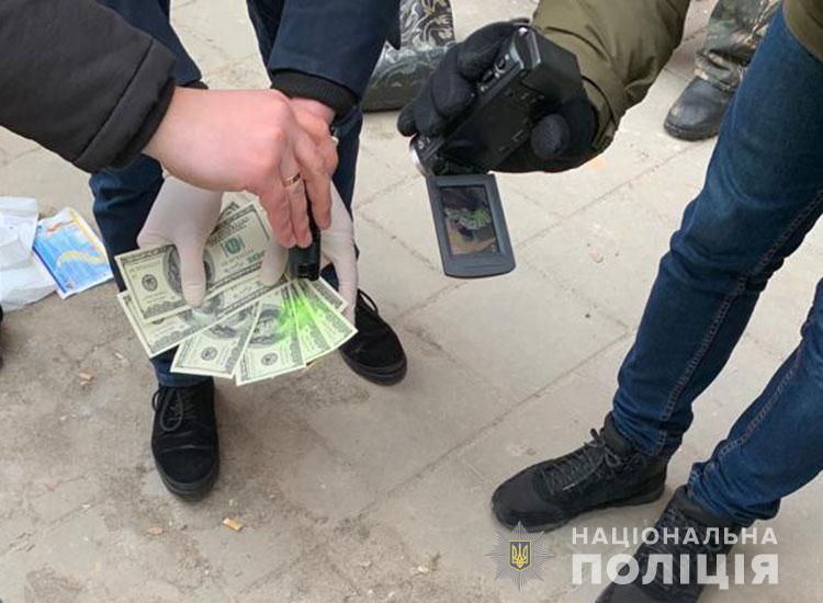 У Львові спіймали на хабарі посадовця держпідприємства