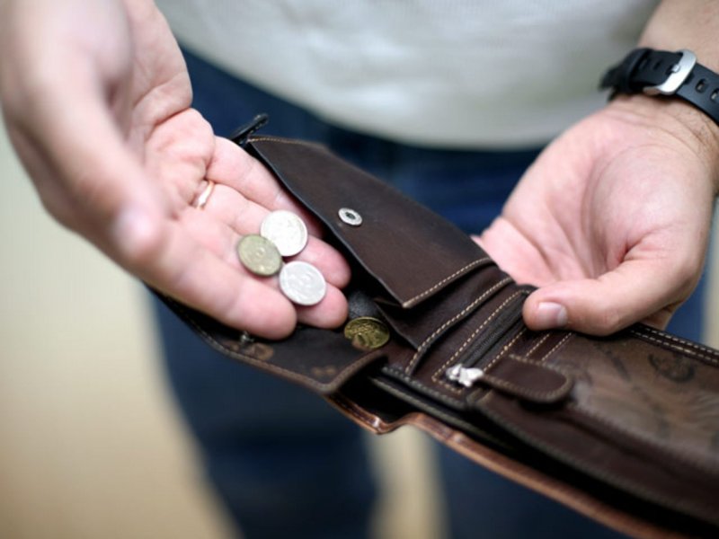 Жовківська влада хоче позбутися низьких зарплат в районі