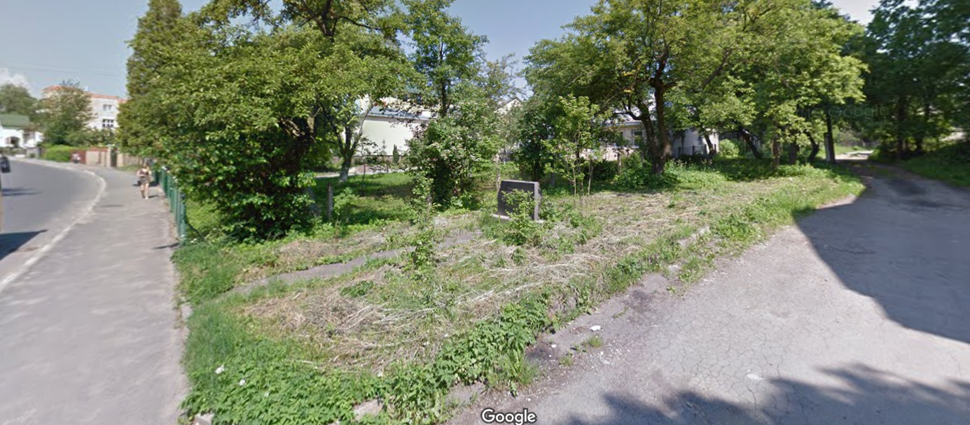 Дрогобиччани просять зберегти сквер колишньої садиби Коссаків