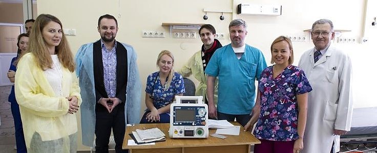 Фонд вільних та небайдужих подарував Охматдиту дефібрилятор