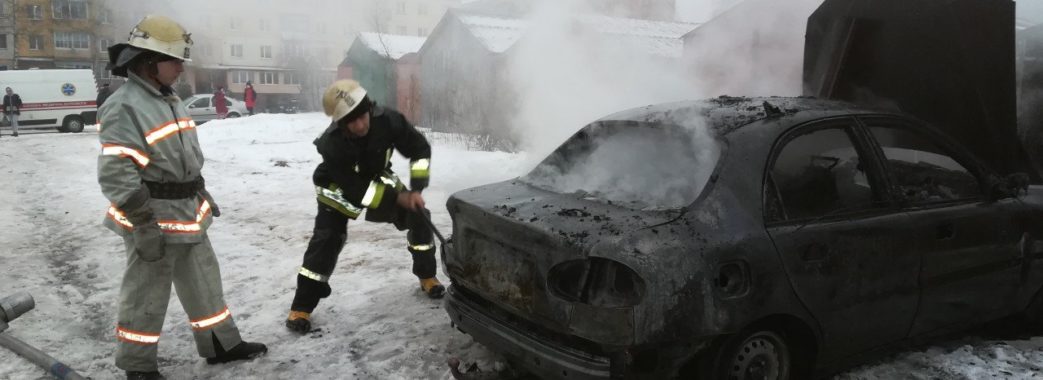 У Яворові водій  згорів у власному авто