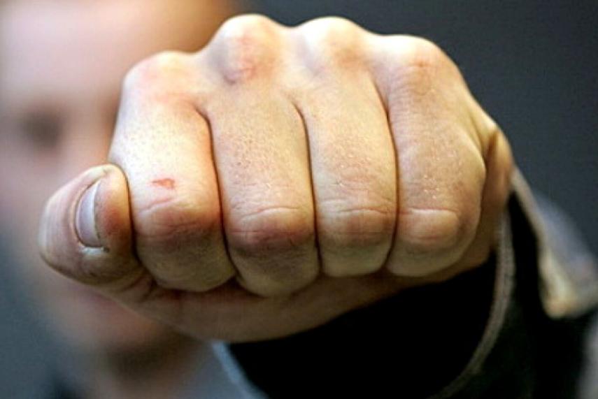 За побиття сільського голови немирівець заплатить штраф