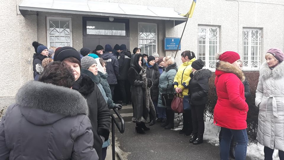 Керівника Кам’янка-Бузької лікарні на два місяці відсторонили від роботи