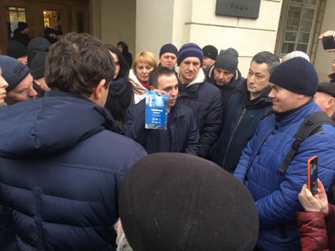 У Львові біля мерії пікетують проти сміттєпереробного заводу на Пластовій