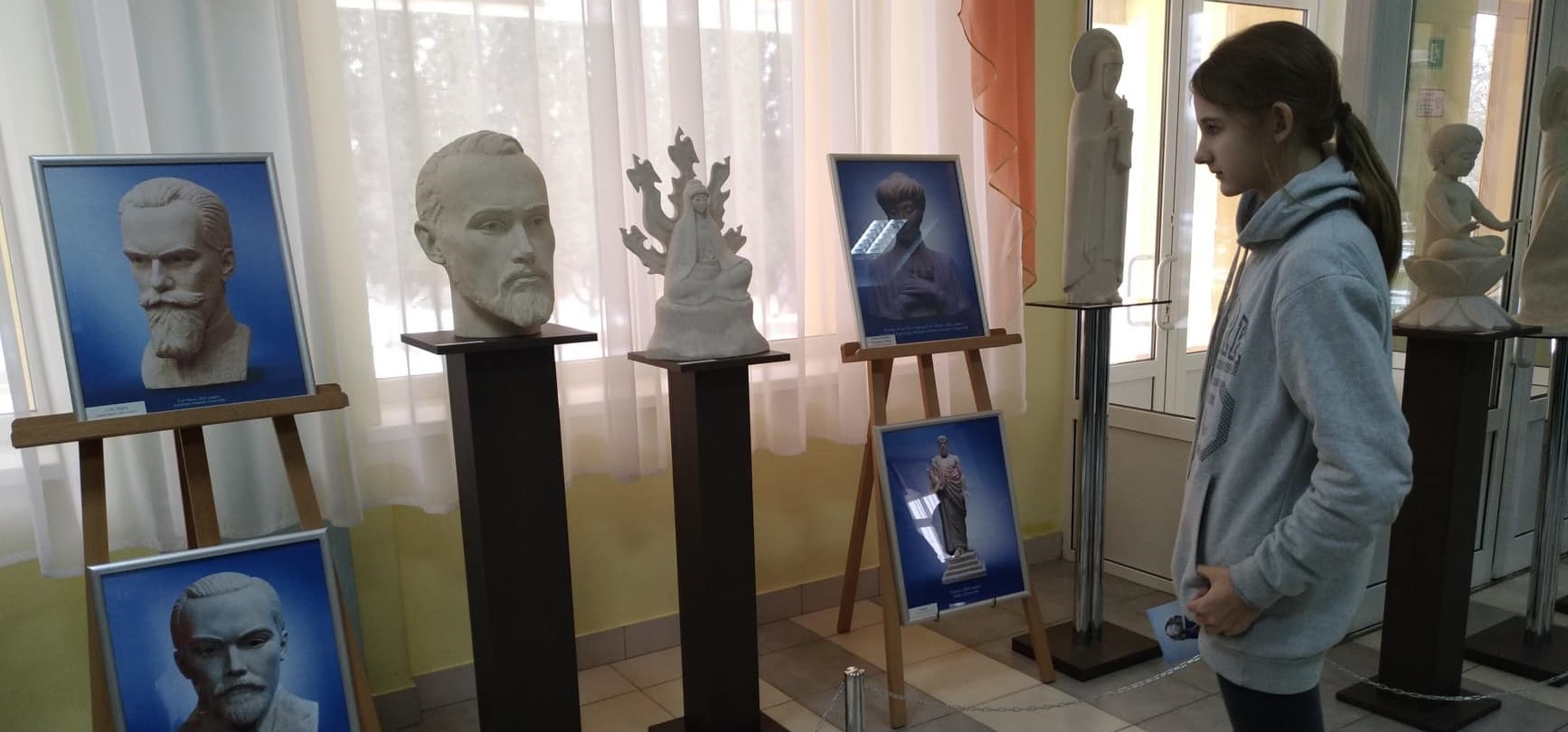 У Винники привезли унікальні скульптури