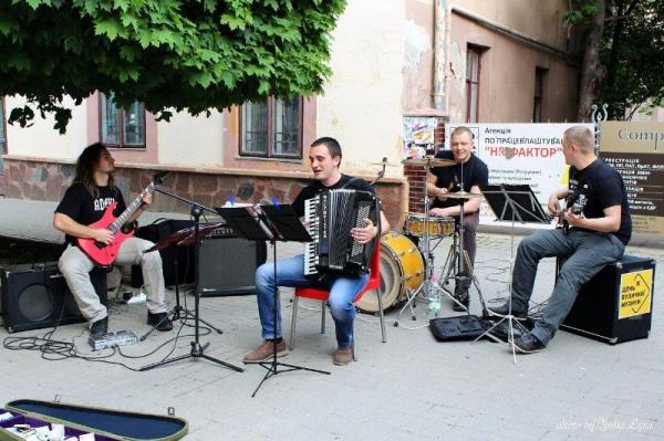 Вуличні музики тепер платитимуть штраф