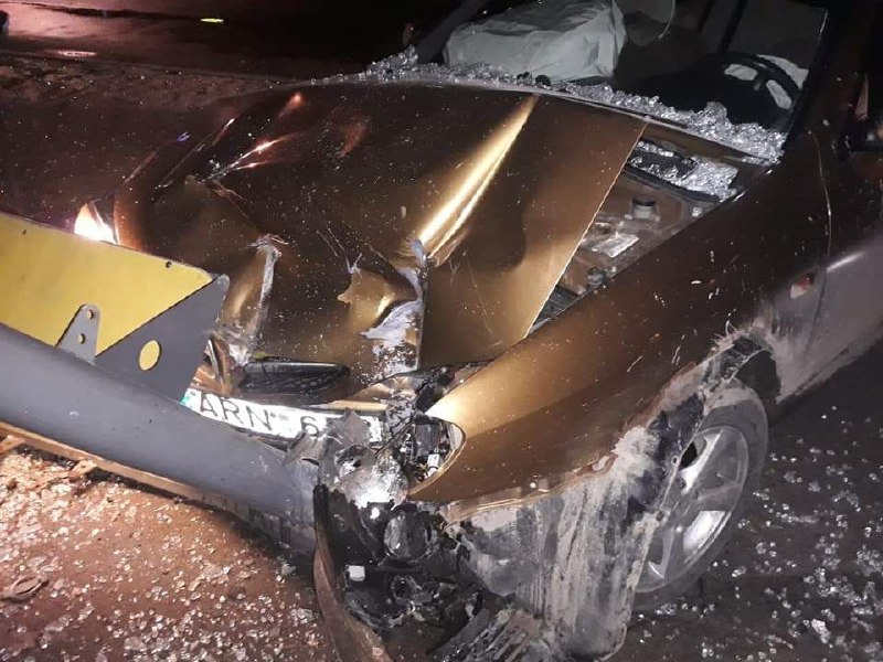 У Львові п’яний водій протаранив зупинку громадського транспорту (ВІДЕО)