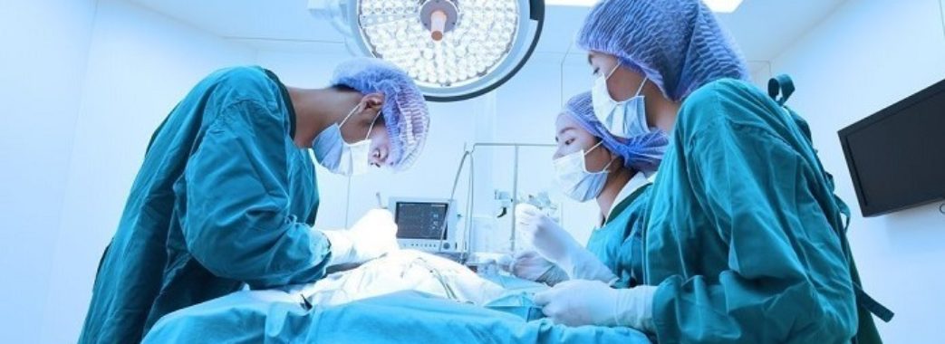 Гігантська злоякісна пухлина: 5-річного пацієнта з Турківщини прооперували львівські лікарі