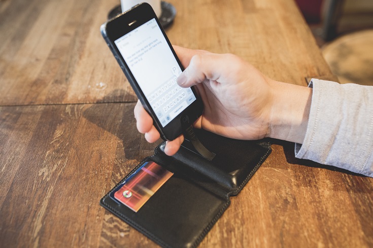 Віднині обмінювати валюту можна через телефон