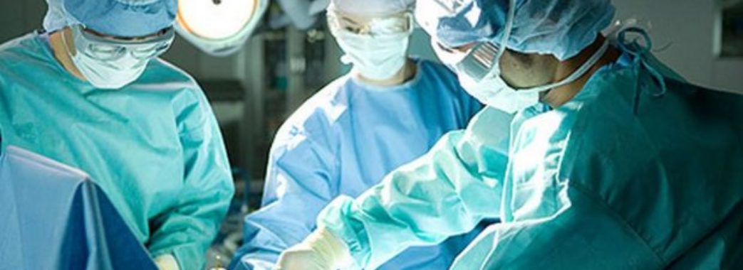 Вперше у Львівському кардіоцентрі провели операцію на серці, не розрізаючи грудну клітину