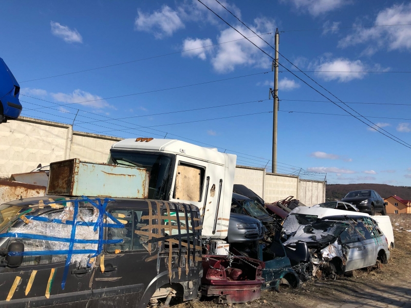 «Десять років ціле село потерпає від одного підприємця»: на Миколаївщині людям заважає автошрот