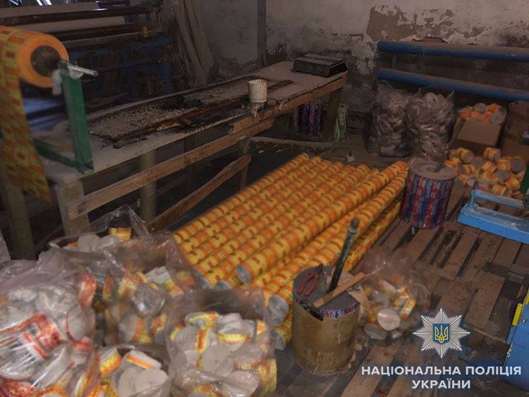 Буські підприємці через туалетний папір потраплять за ґрати